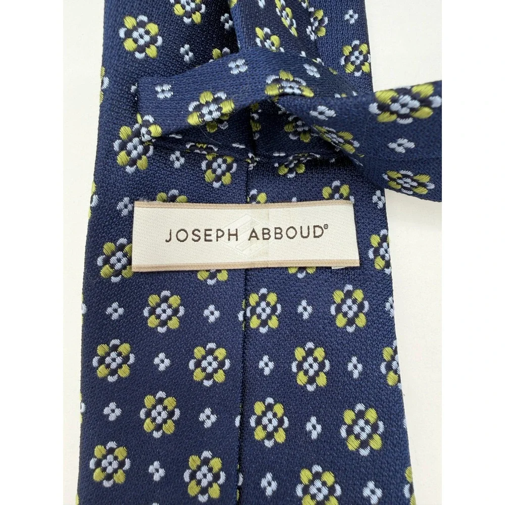 Joseph Abboud Mens Silk‎ Necktie Navy Blue Yellow Floral Medallion Geometric Tie